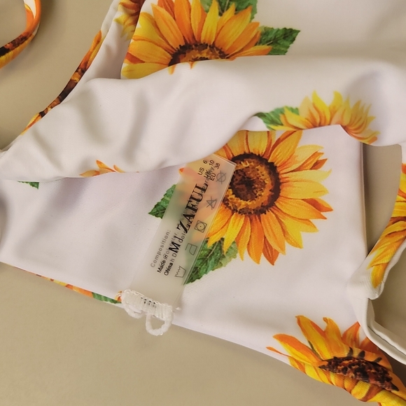 Zaful Sunflower Cap Sleeve Bikini - Picture 4 of 4